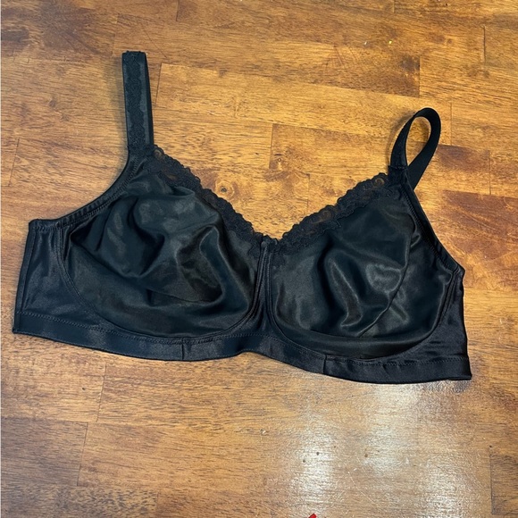 Catherine’s Serenada wireless black bra size 48D - Picture 1 of 6